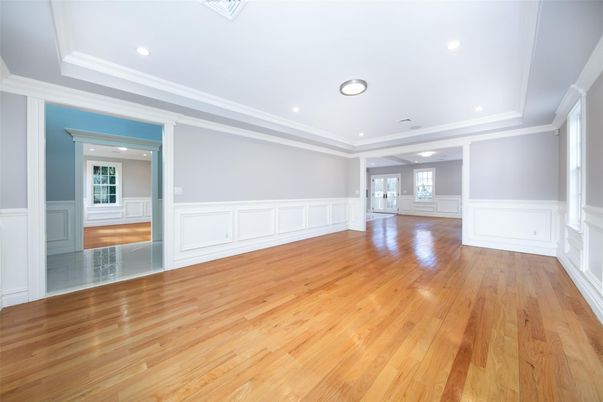 Empty room, Interior, Recessed Lighting, Wood Texture Flooring