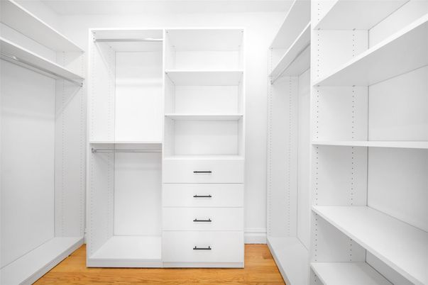 Interior, Walk-in Closets, Wood Texture Flooring