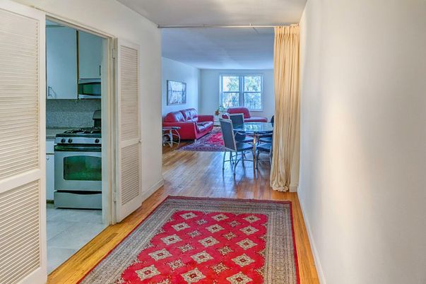 Dining room, Interior, Kitchen, Living room, Stainless Steel Appliances, Wood Texture Flooring