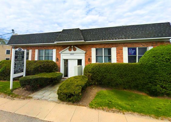 Exterior, Facade, Brick Facade, Cape Cod