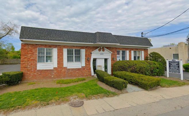 Exterior, Facade, Brick Facade, Cape Cod