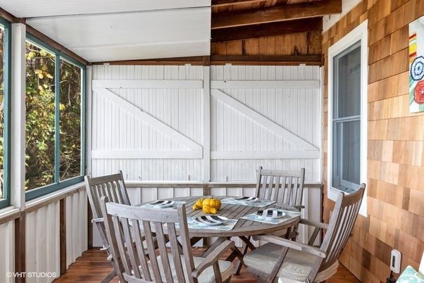 Dining room, Interior, Wooden Beams, Wood Texture Flooring