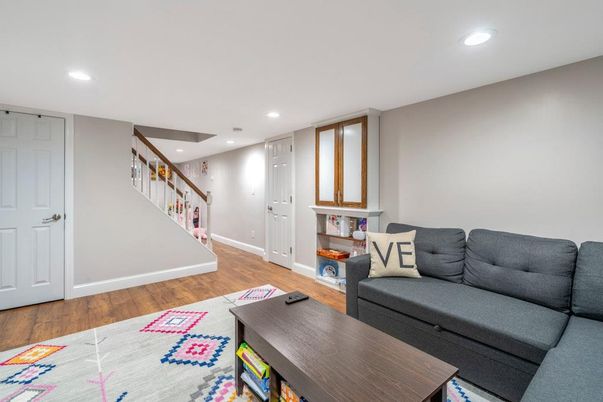 Interior, Living room, Recessed Lighting, Wood Texture Flooring