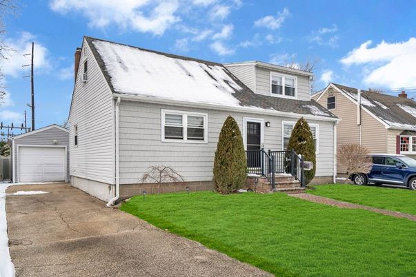 Detached Garage, Exterior, Facade, Cape Cod