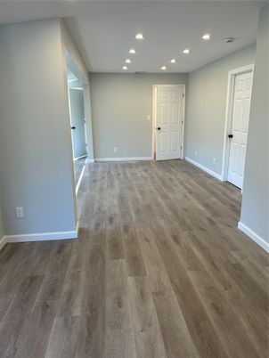 Empty room, Interior, Recessed Lighting, Wood Texture Flooring