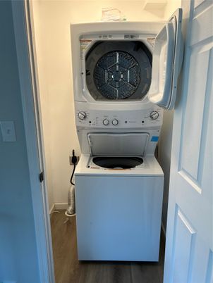 Interior, Utility Closets, Washer, Wood Texture Flooring