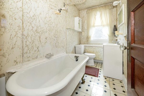 Bathroom, Free Standing Baths, Interior