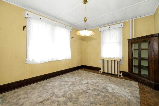 Empty room, Interior, Pendant Lights