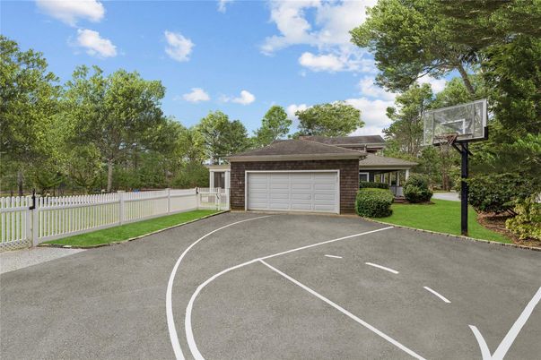 Detached Garage, Exterior