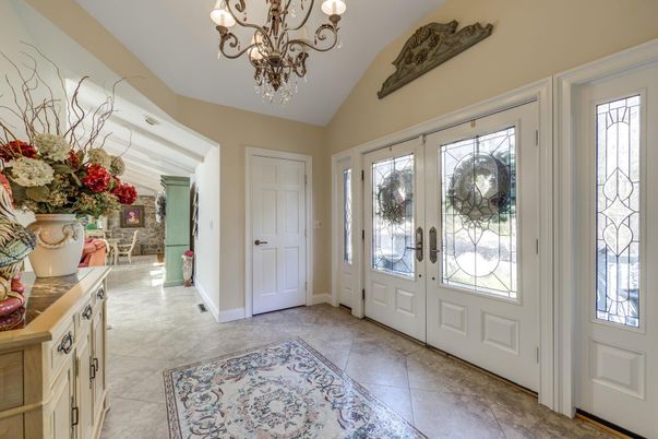 Chandelier, Interior