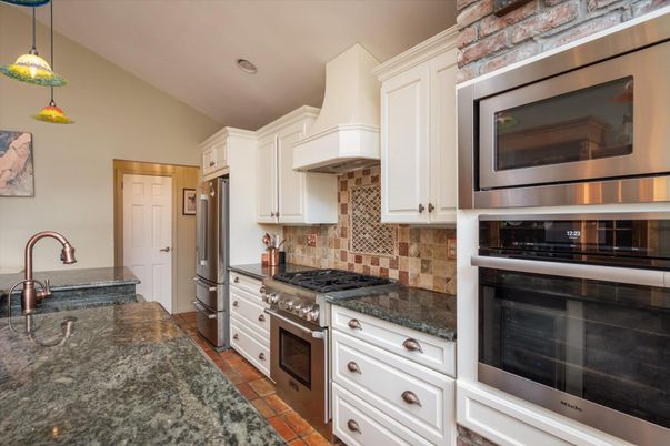 Interior, Kitchen, Pendant Lights, Recessed Lighting, Stainless Steel Appliances
