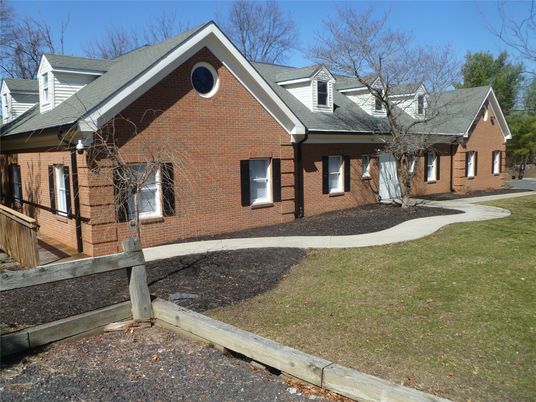 Exterior, Facade, Brick Facade, Cape Cod