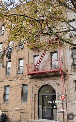 Exterior, Facade, Brick Facade, Rowhouse