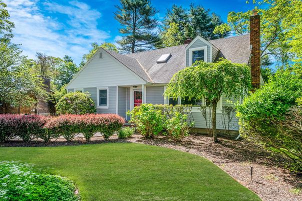 Exterior, Facade, Cape Cod