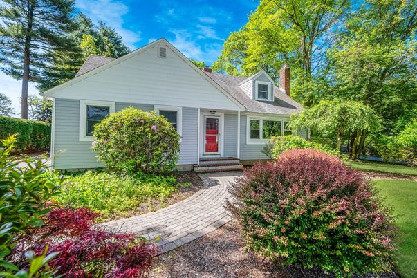 Exterior, Facade, Cape Cod