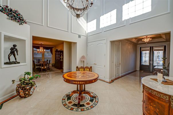 Chandelier, Dining room, Interior