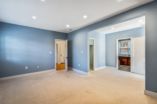 Empty room, Interior, Recessed Lighting