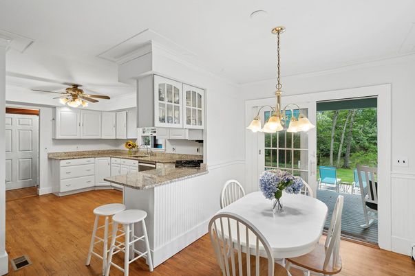 Dining room, Interior, Kitchen, Pendant Lights, Wood Texture Flooring