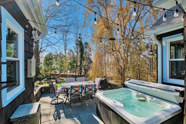Exterior, Hot Tub