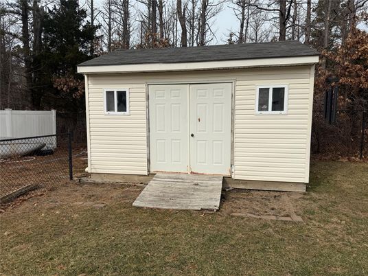 Detached Garage, Exterior