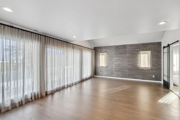 Empty room, Interior, Recessed Lighting, Wood Texture Flooring