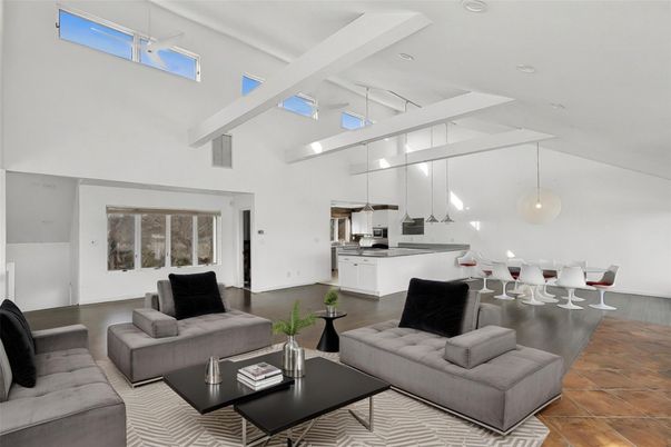Dining room, Interior, Kitchen, Living room, Pendant Lights, Recessed Lighting, Stainless Steel Appliances