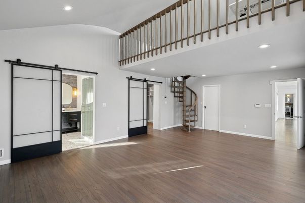 Interior, Recessed Lighting, Wood Texture Flooring