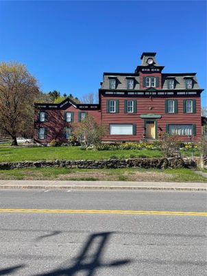 Exterior, Facade, Log Home