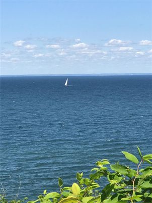 Exterior, Lake