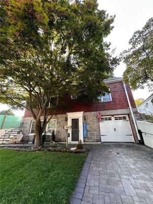 Attached, Exterior, Facade, Brick Facade, Cape Cod