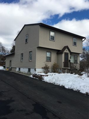 Attached, Exterior, Facade, Split Level