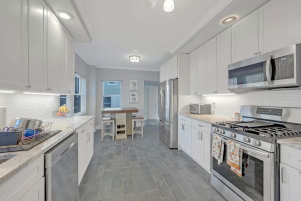 Dining room, Interior, Kitchen, Recessed Lighting, Stainless Steel Appliances