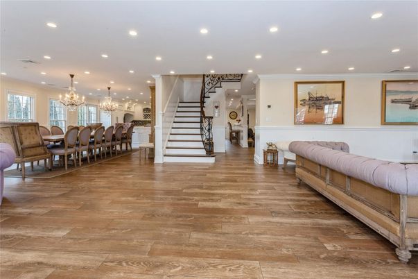 Chandelier, Dining room, Interior, Recessed Lighting, Wood Texture Flooring