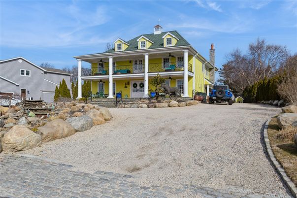 Backyard, Exterior, Facade, Queen Anne Victorian