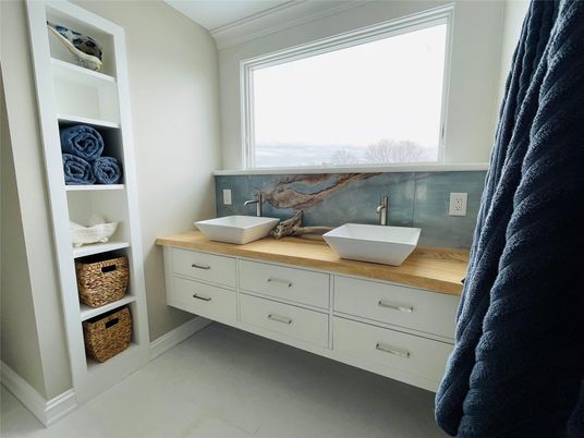 Bathroom, Dual Sink Vanities, Interior, Water