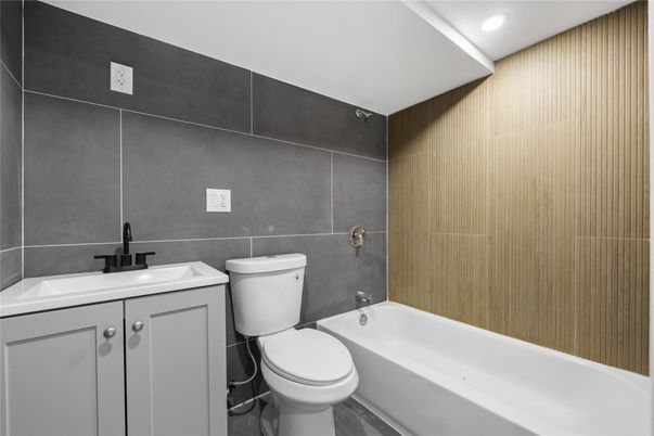 Bathroom, Interior, Recessed Lighting