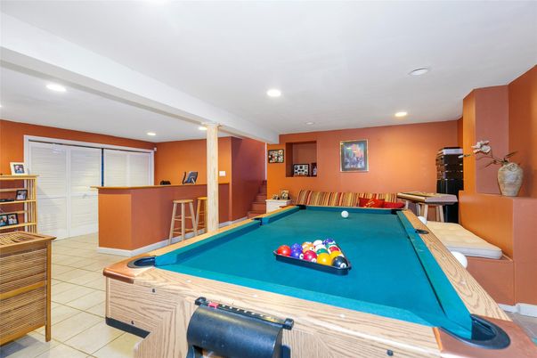 Billiard Table, Game Room, Interior, Recessed Lighting