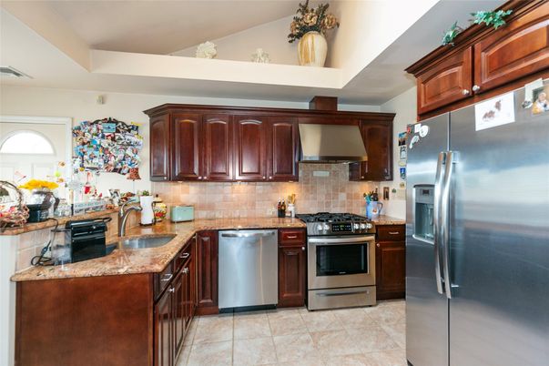 Interior, Kitchen, Stainless Steel Appliances