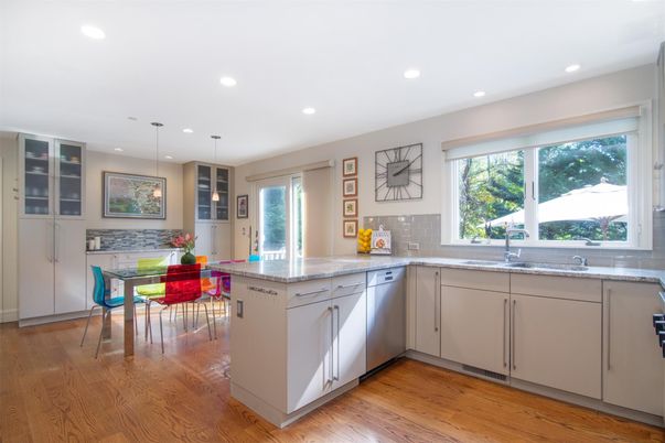 Dining room, Interior, Kitchen, Pendant Lights, Recessed Lighting, Wood Texture Flooring