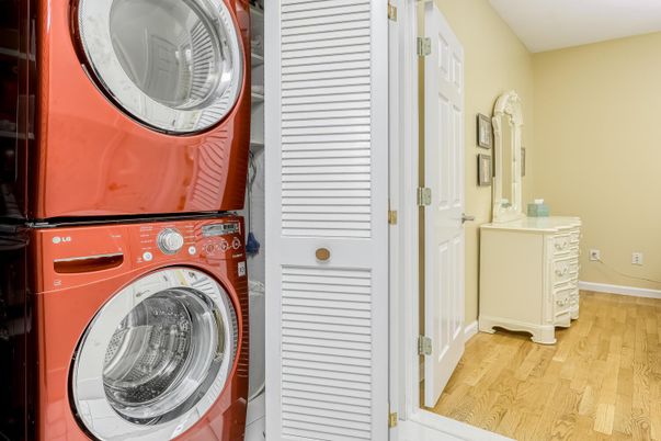 Interior, Utility Closets, Washer, Wood Texture Flooring