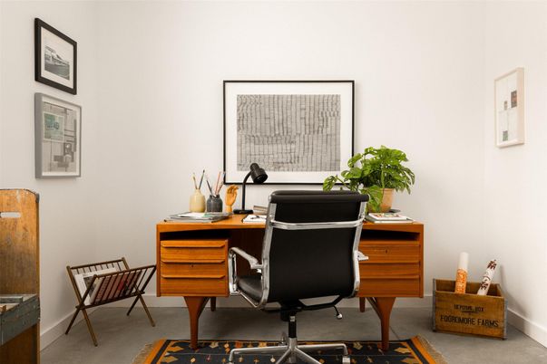 Home Office, Interior