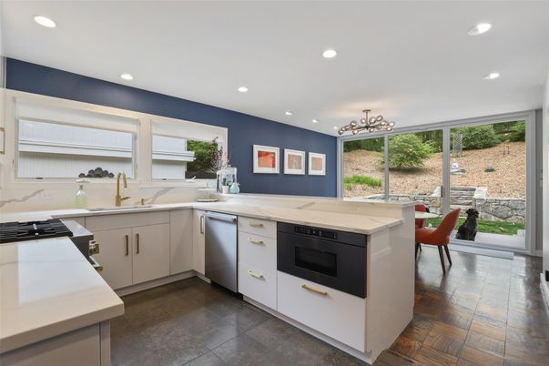Dining room, Interior, Kitchen, Recessed Lighting, Stainless Steel Appliances