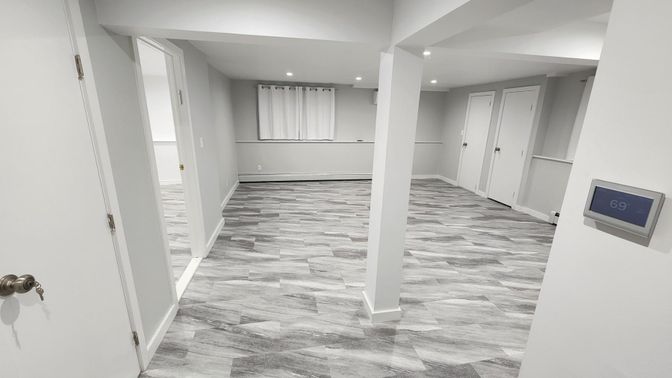 Empty room, Interior, Recessed Lighting, Wood Texture Flooring