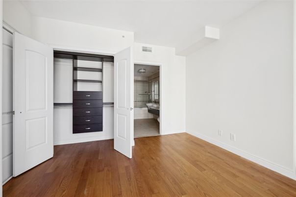 Bathroom, Interior, Walk-in Closets, Wood Texture Flooring