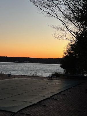 Exterior, Lake