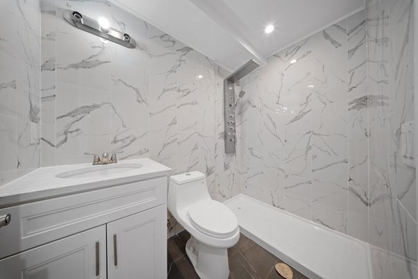 Bathroom, Interior, Marble Walls, Recessed Lighting