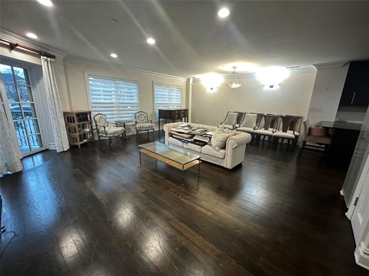 Interior, Living room, Pendant Lights, Recessed Lighting, Wood Texture Flooring