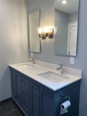 Bathroom, Dual Sink Vanities, Interior, Recessed Lighting