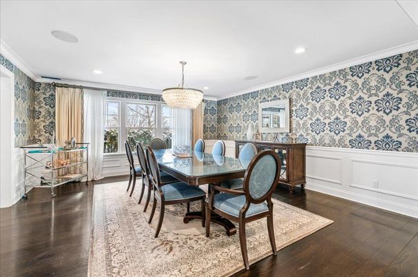Chandelier, Dining room, Interior, Recessed Lighting, Wood Texture Flooring