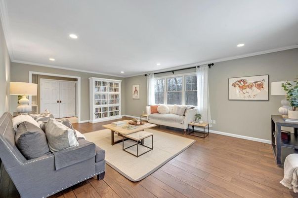 Interior, Living room, Recessed Lighting, Wood Texture Flooring